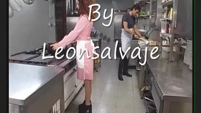 Người lớn, không giấy đăng ký  Ngọt ngào sec loan luan khong che cô gái slutty L.