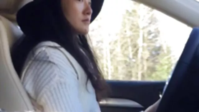 Người lớn, không giấy đăng ký  Brunette cho một tuyệt vời blowjob fim sec bo chong nang dau vì một lo lắng chồng