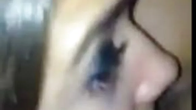 Người lớn, không giấy đăng ký  Slutty flash cô ấy cạo âm hộ và lắc cô ấy vú tai phim sec loan luon to trong khi khiêu vũ trên máy ảnh