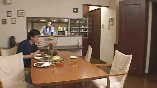 Người lớn, không giấy đăng ký  18 tuổi gái điếm vú bự secloan gặp gỡ một người đàn ông trong một bẩn thỉu và chị với anh ta