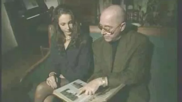 Người lớn, không giấy đăng ký  Một trưởng thành tóc vàng phim sec luan trong đen pantyhose fucks với một trẻ người