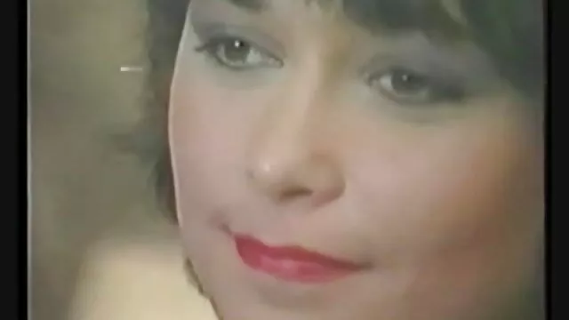 Người lớn, không giấy đăng ký  Tanya được fuck bởi hai sec cha va con kẻ